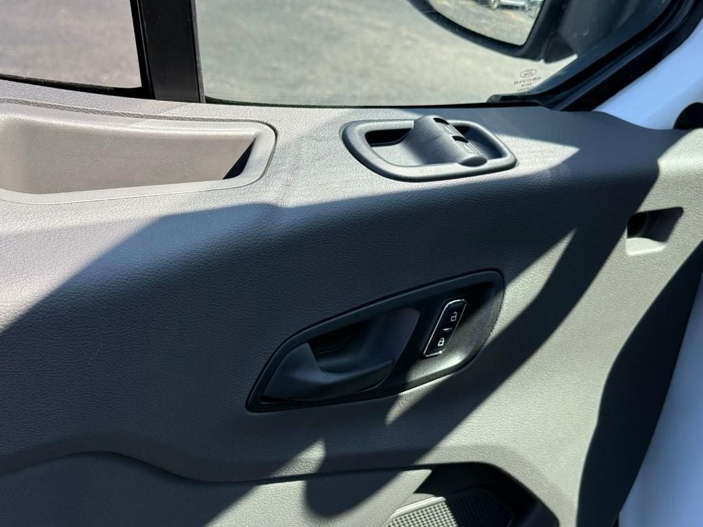 2025 Ford Transit Wagon XL