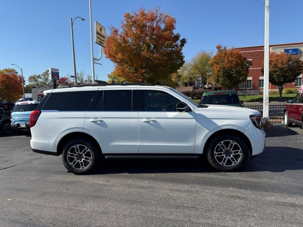 2025 Ford Expedition Active